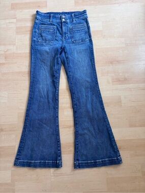 American Eagle Super Hi-Rise Flare Jeans Women Sz 4 Blue Patch Pockets Cut Hem